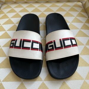 Authentic Gucci Ecru Pool Slide Size 39